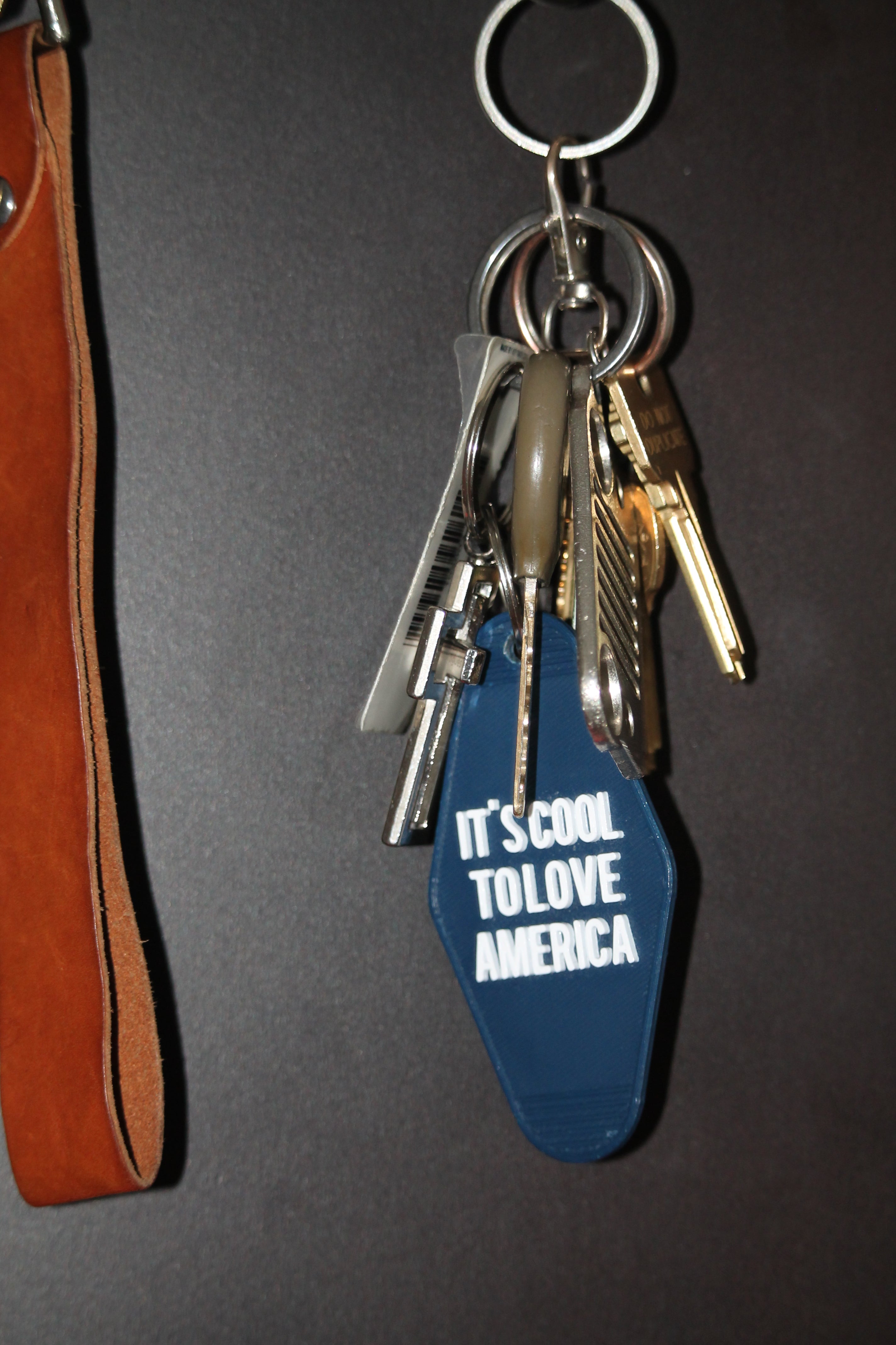 ORIGINAL KEY-CHAIN – It's Cool To Love America